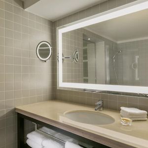 Premium Guest room 1 King City view